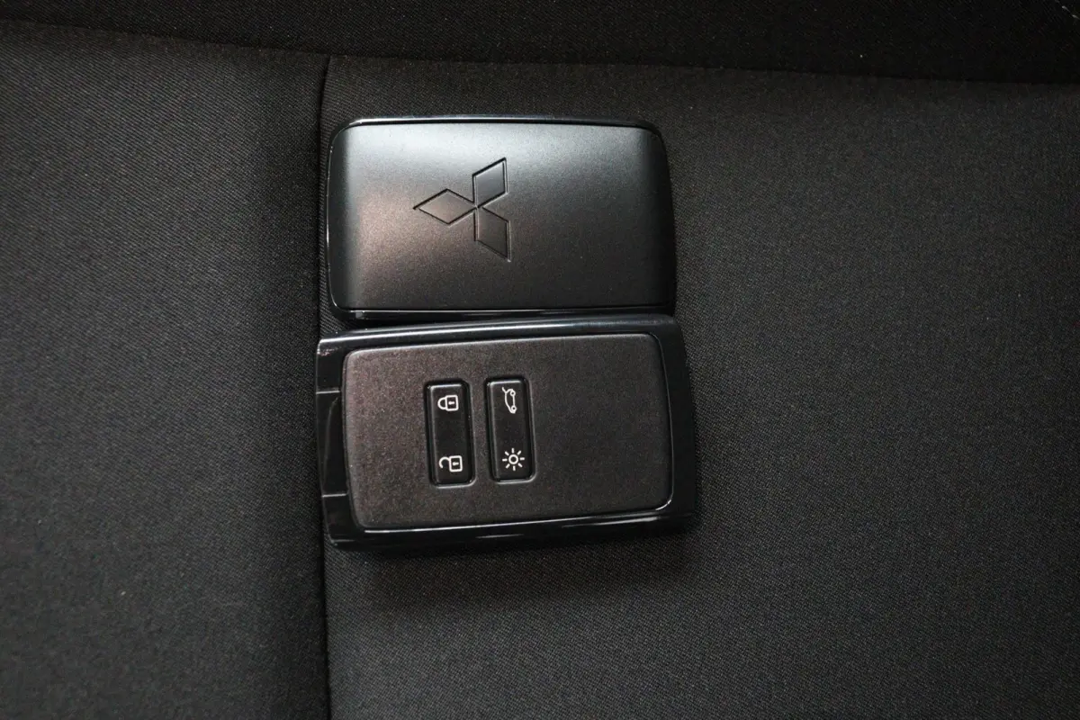 1.6 HEV Intense | € 6.600 Korting! | Achteruitrijcamera | Apple Carplay/Android Auto | Climate Control | Cruise Control | Stoelverwarming