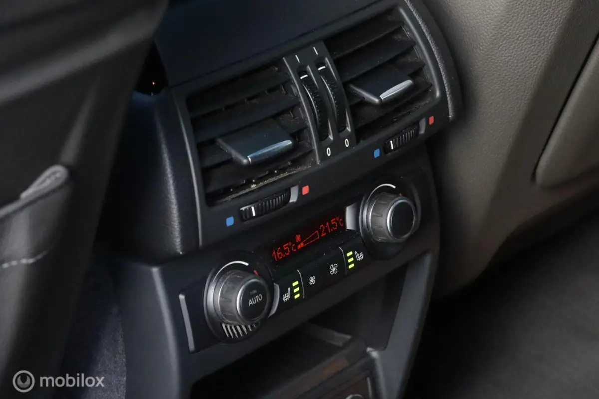 M50d|Schuifdak|HUD|Soft close|LED|Memory|4-zone climate