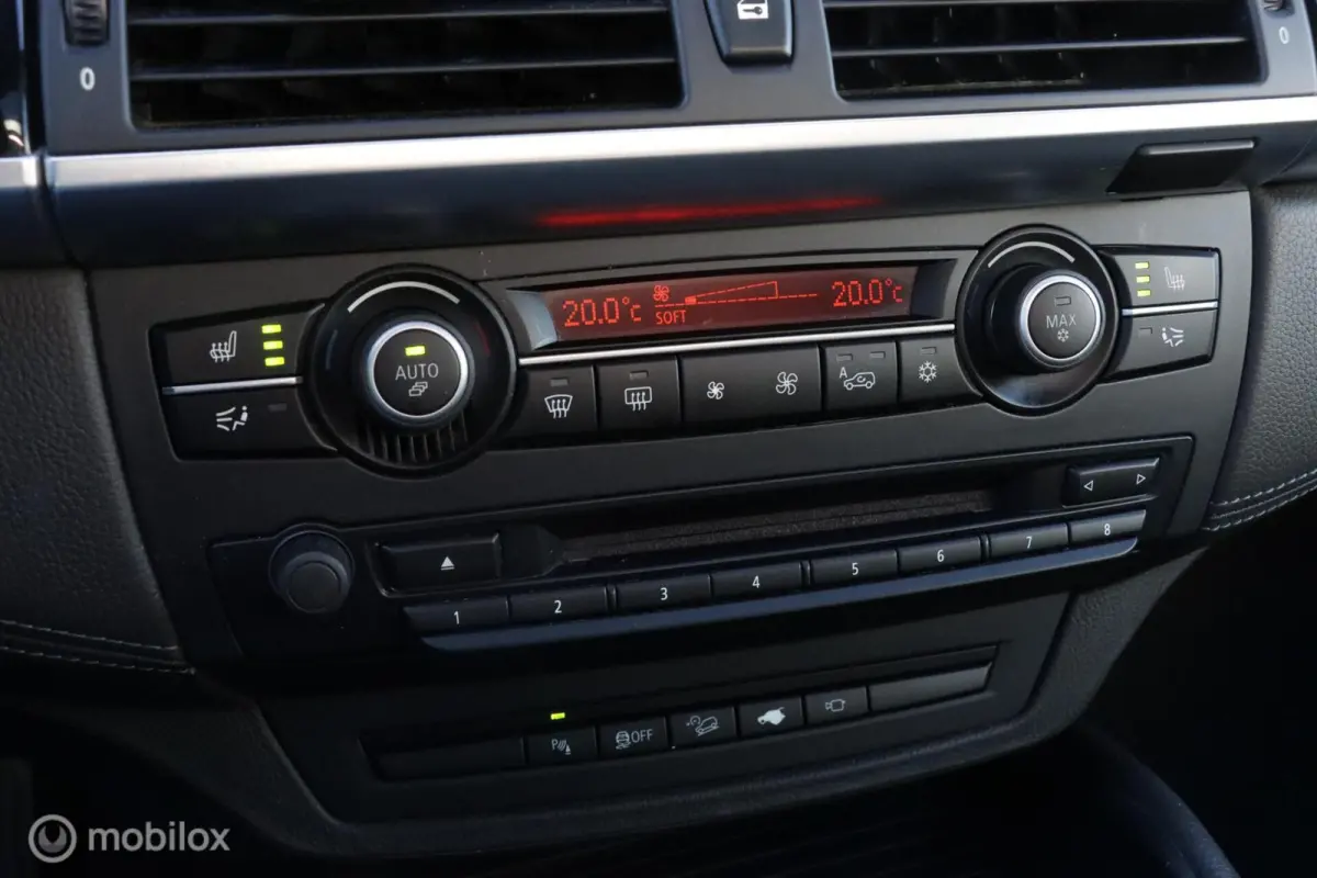 M50d|Schuifdak|HUD|Soft close|LED|Memory|4-zone climate