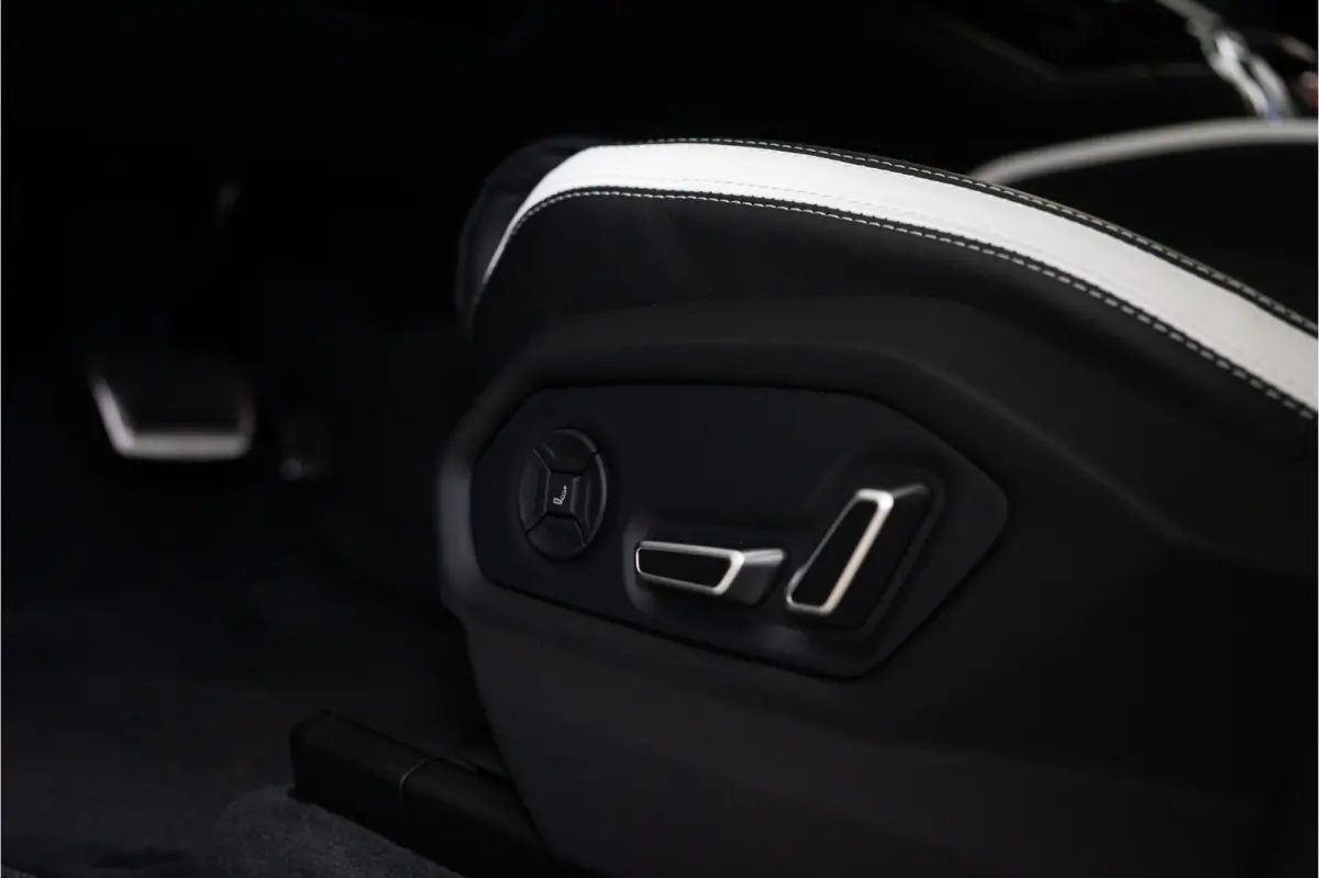 4.0 V8 Hybrid 789PK | NERO HELENE | BTW | IMPACT PPF | 3D B&O | ANIMA | Service Package 5YR | 3 JAAR FABRIEKSGARANTIE GERESERVEERD