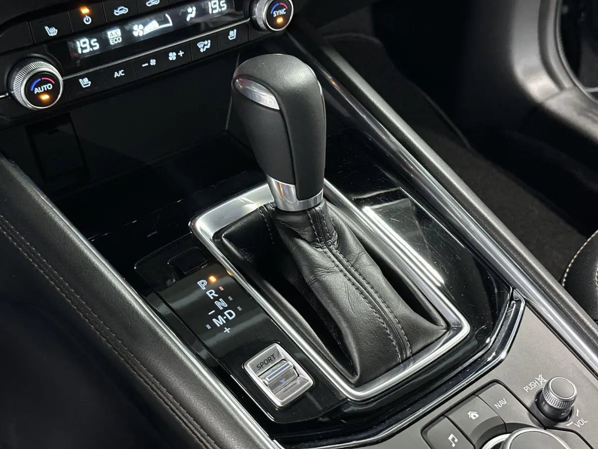 2.5 SkyActiv-G 194 Luxury Automaat | Leder | Bose | Schuifdak
