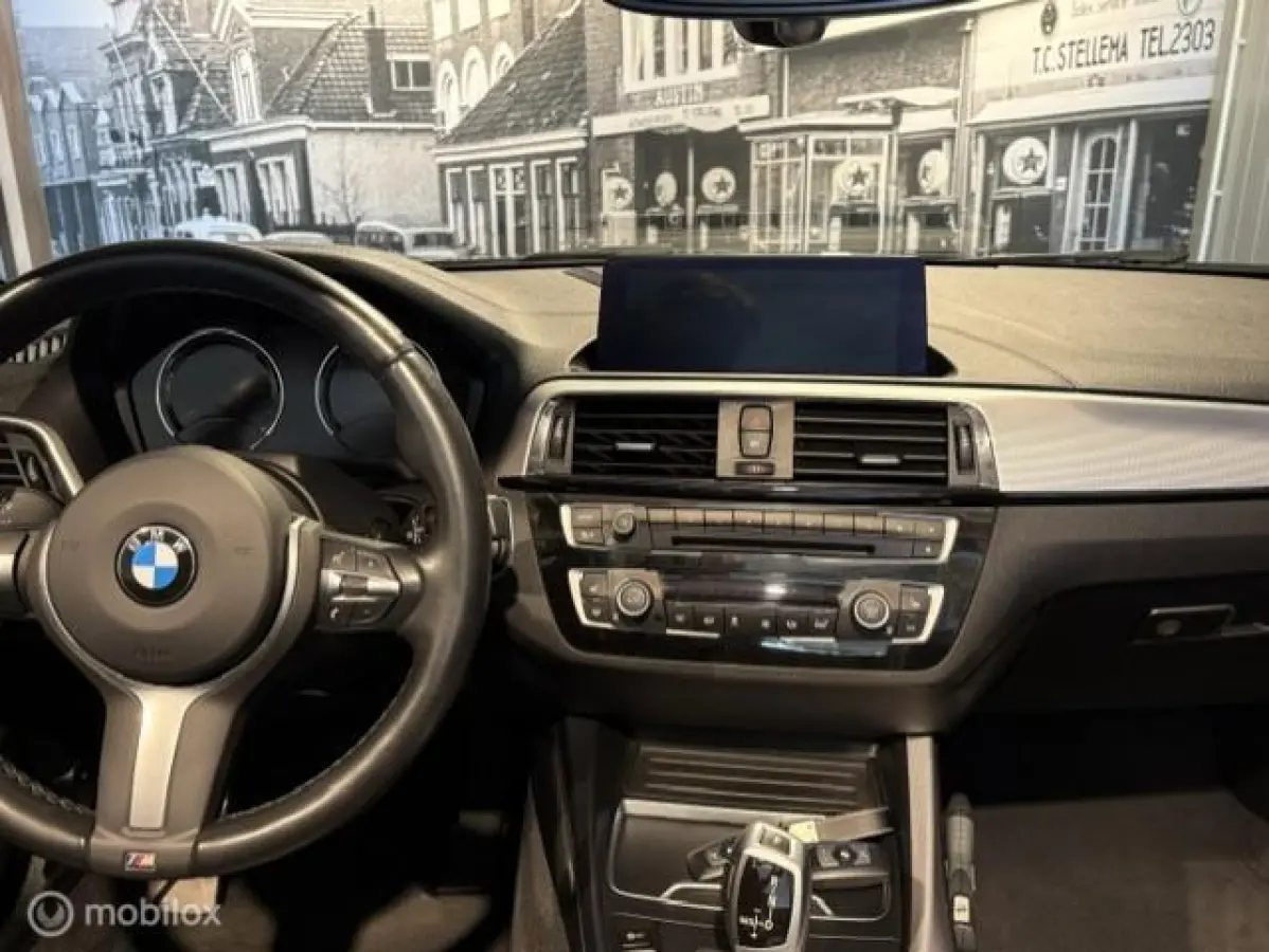 218i High Executive Edition M-SPORT NL Auto