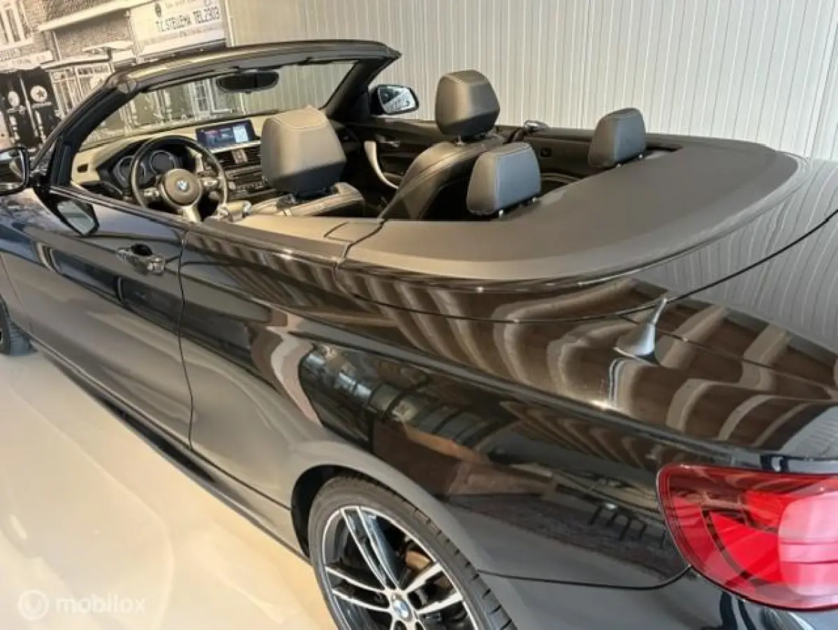 218i High Executive Edition M-SPORT NL Auto