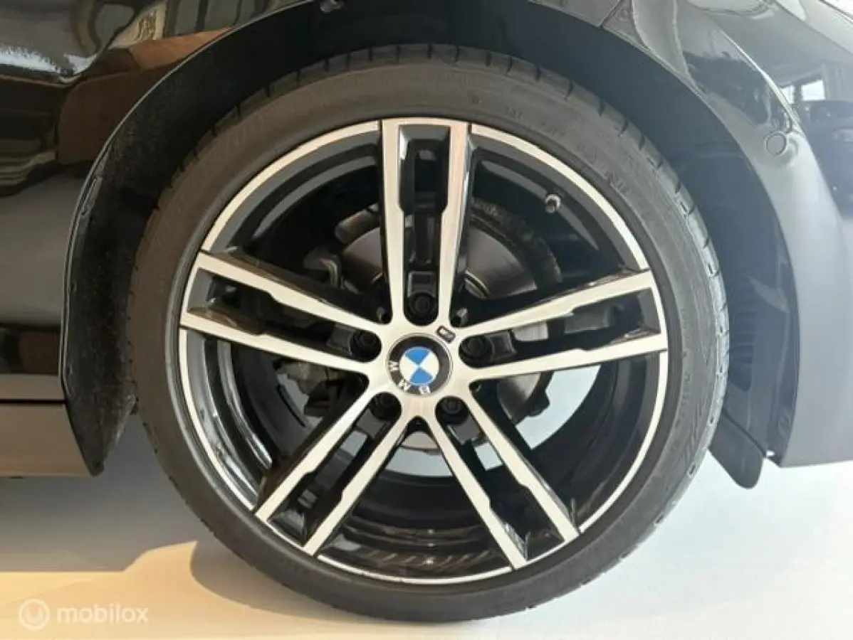 218i High Executive Edition M-SPORT NL Auto