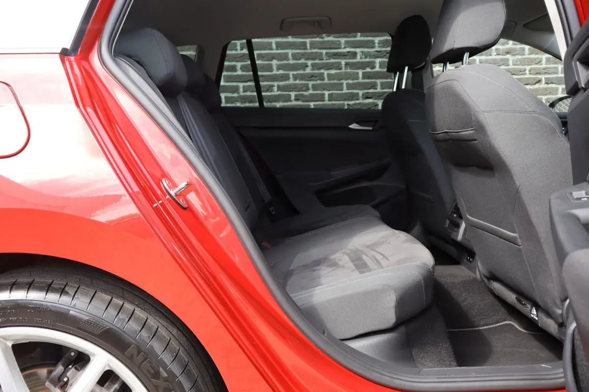 1.0 eTSI 110pk DSG Life | Navigatie | Trekhaak Afneembaar | Ergonomische Bestuurdersstoel