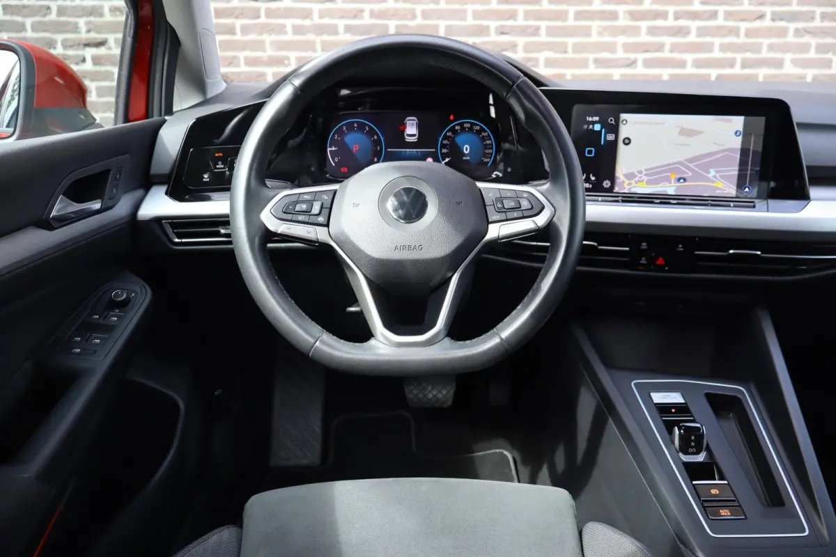 1.0 eTSI 110pk DSG Life | Navigatie | Trekhaak Afneembaar | Ergonomische Bestuurdersstoel