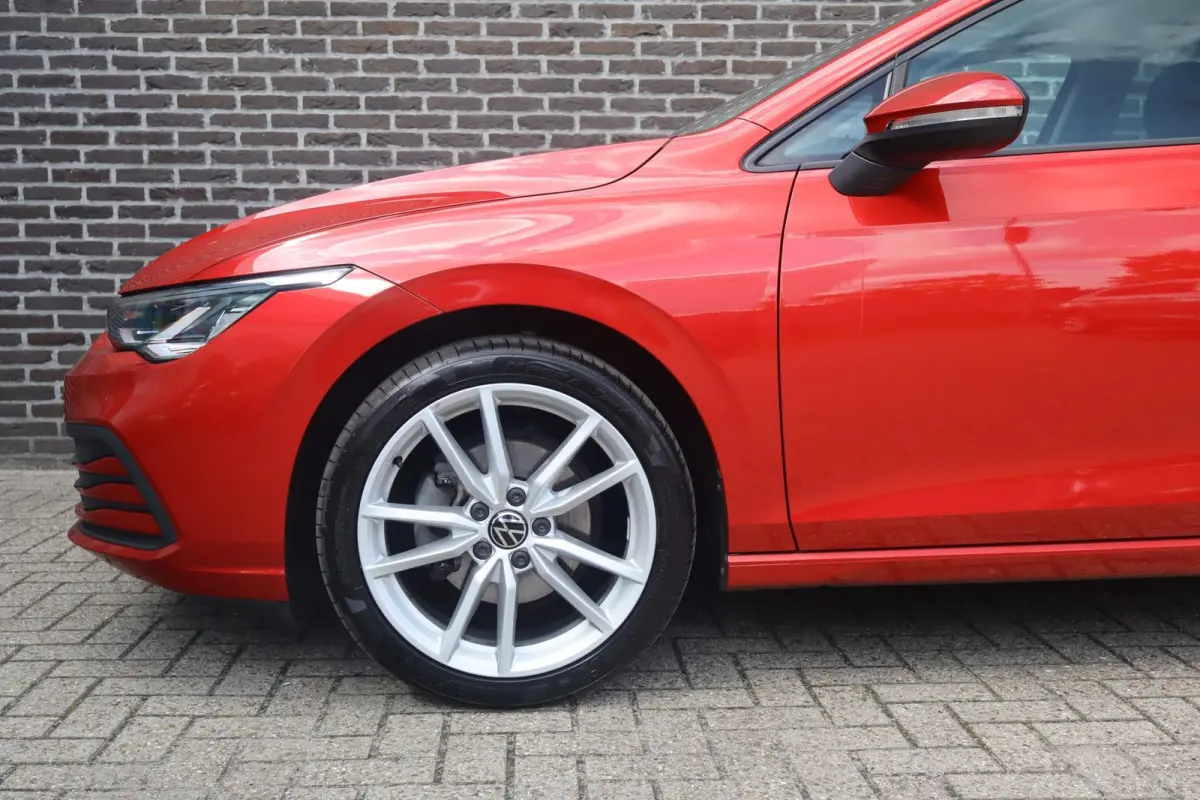 1.0 eTSI 110pk DSG Life | Navigatie | Trekhaak Afneembaar | Ergonomische Bestuurdersstoel