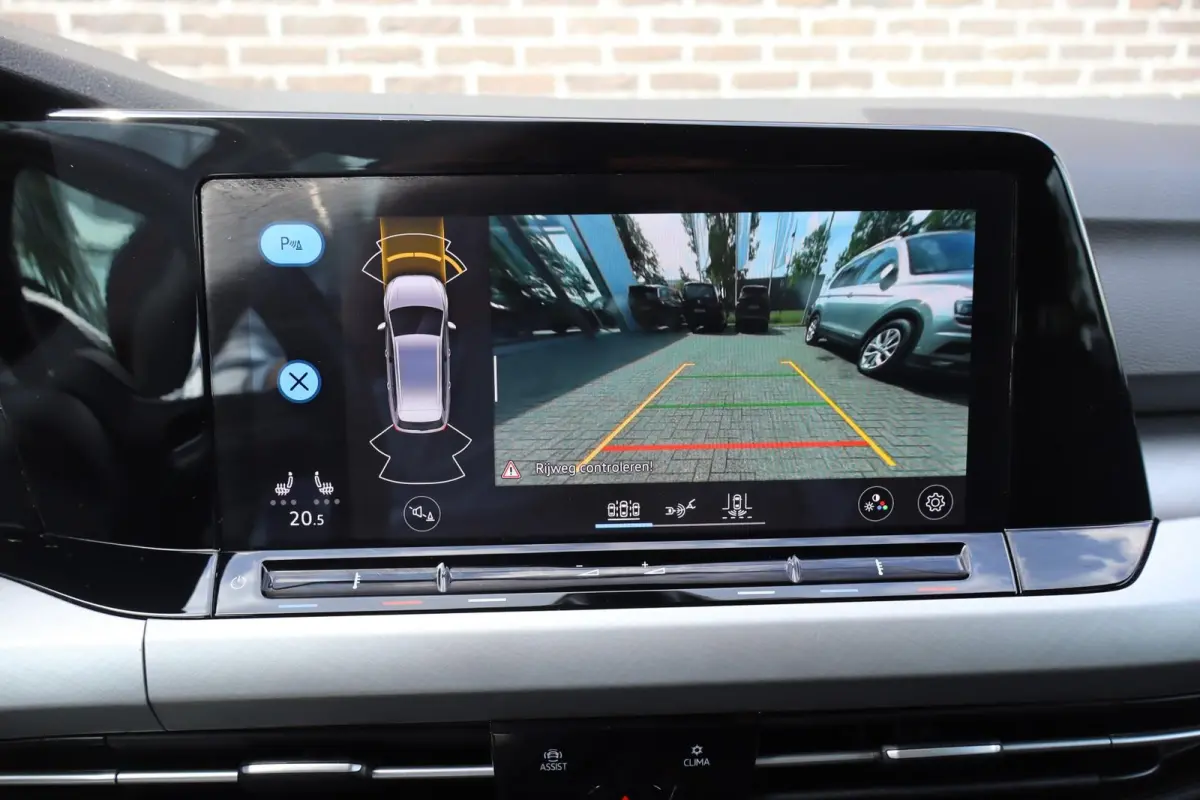1.0 eTSI 110pk DSG Life | Navigatie | Trekhaak Afneembaar | Ergonomische Bestuurdersstoel