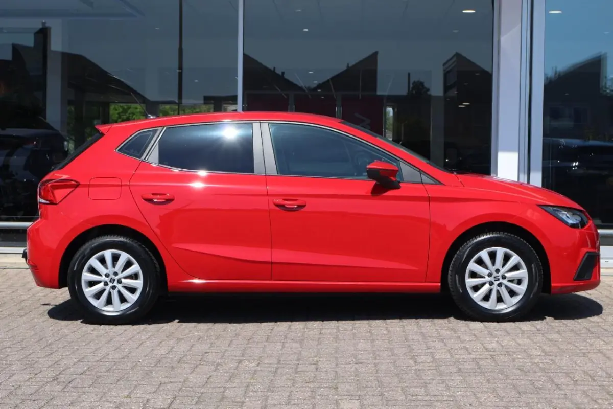 1.0 EcoTSI 95pk Style | Trekhaak | Cruise control | Carplay | PDC