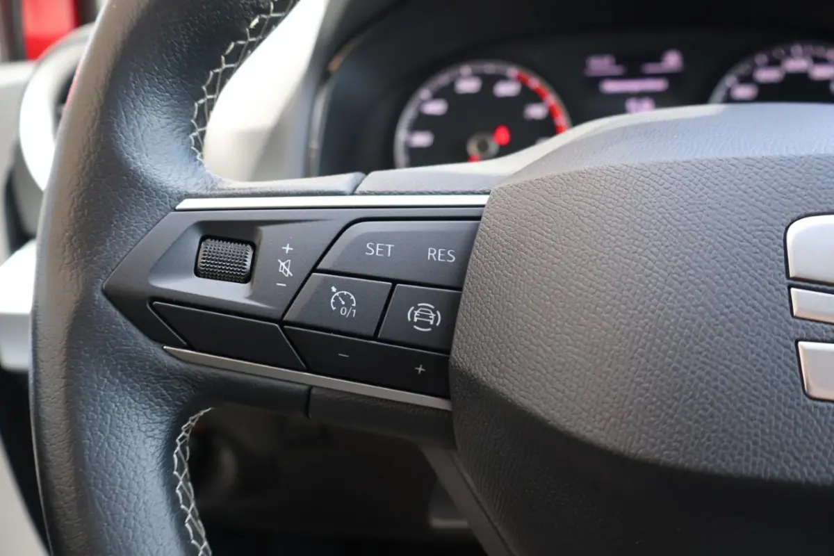1.0 EcoTSI 95pk Style | Trekhaak | Cruise control | Carplay | PDC