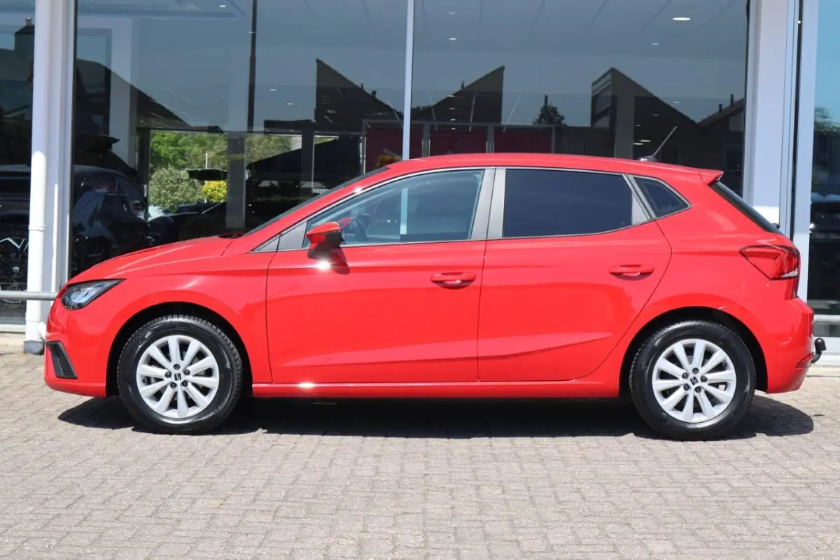 1.0 EcoTSI 95pk Style | Trekhaak | Cruise control | Carplay | PDC