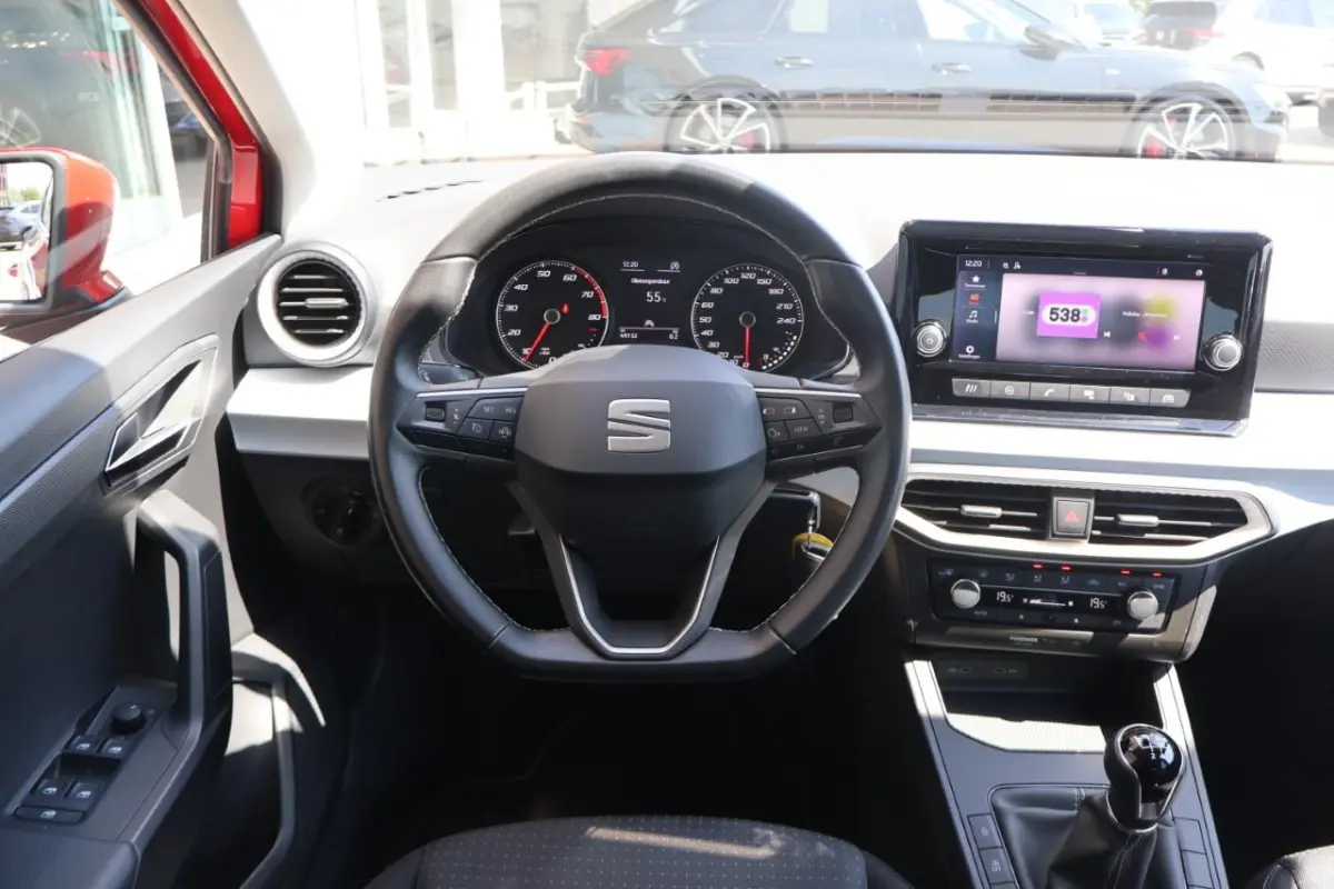 1.0 EcoTSI 95pk Style | Trekhaak | Cruise control | Carplay | PDC