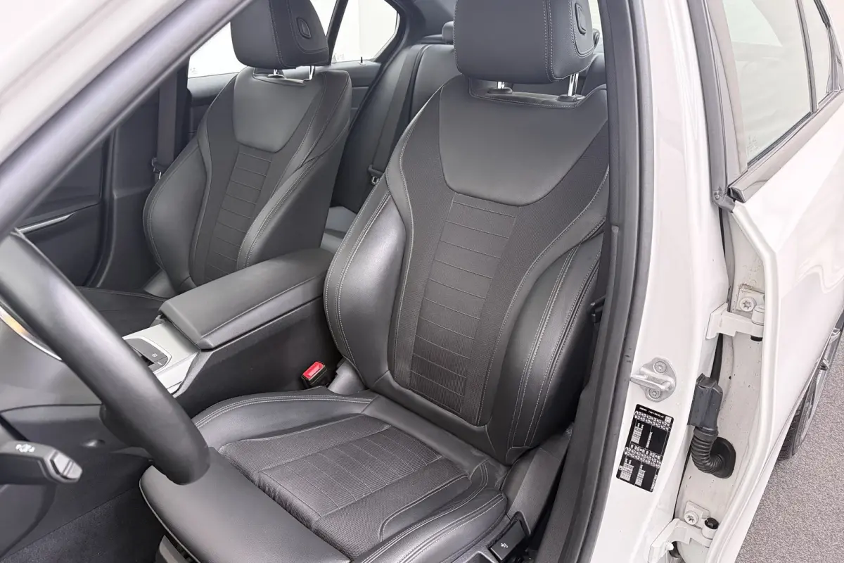320i M-Sport Shadow Line M-Sportstoelen Stoelverw Carplay 18'LMV