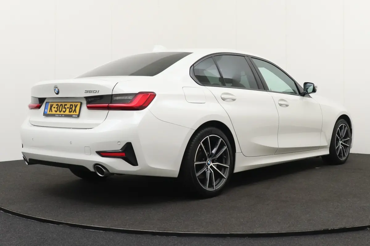 320i M-Sport Shadow Line M-Sportstoelen Stoelverw Carplay 18'LMV