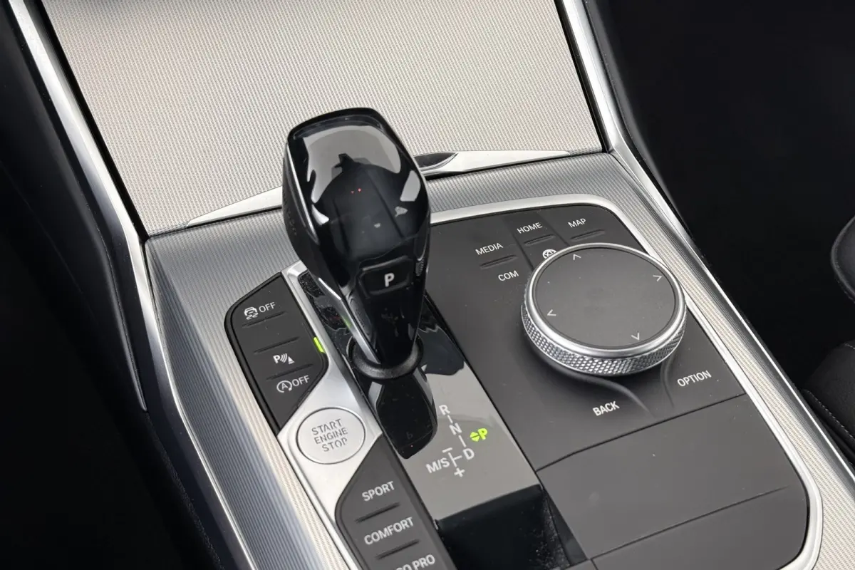 320i M-Sport Shadow Line M-Sportstoelen Stoelverw Carplay 18'LMV