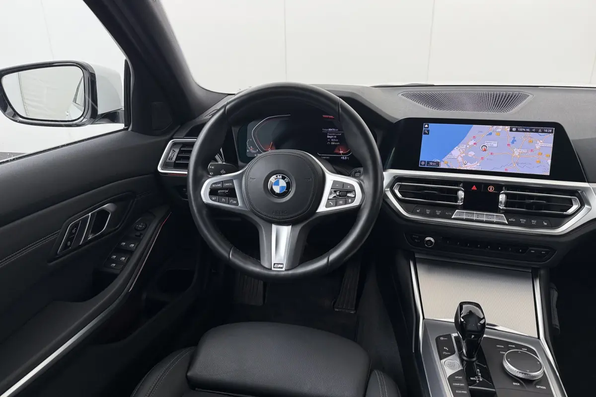 320i M-Sport Shadow Line M-Sportstoelen Stoelverw Carplay 18'LMV