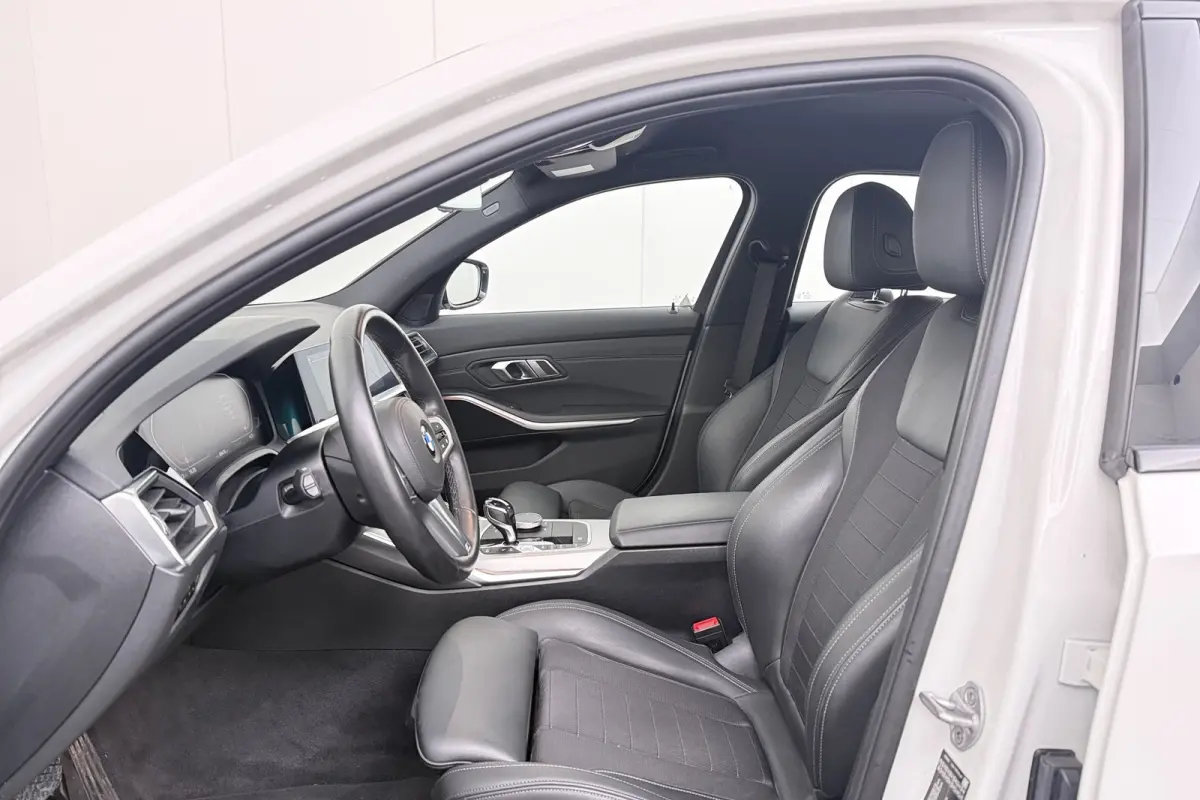 320i M-Sport Shadow Line M-Sportstoelen Stoelverw Carplay 18'LMV