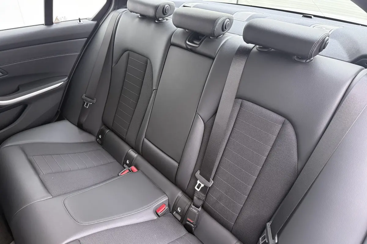 320i M-Sport Shadow Line M-Sportstoelen Stoelverw Carplay 18'LMV