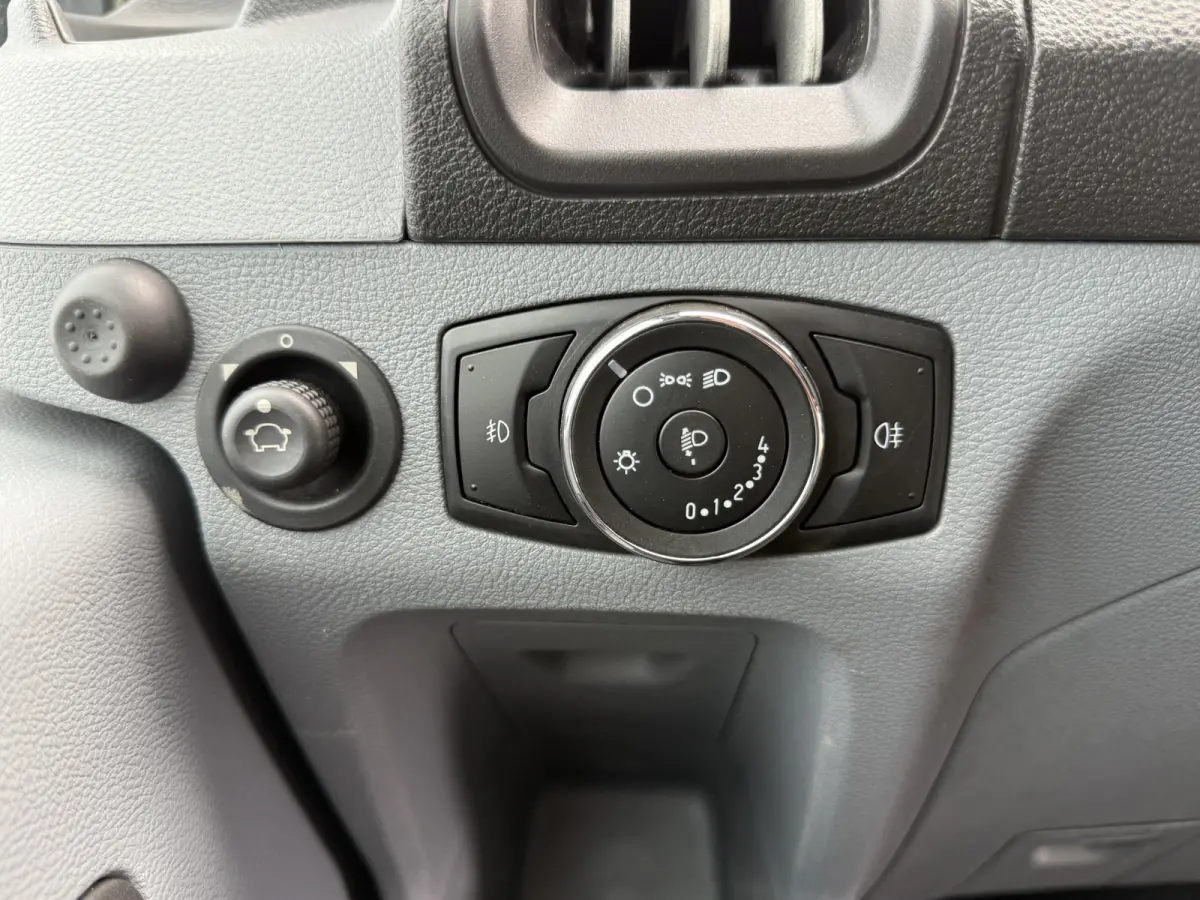 2.0 TDCI 130PK L2H2 Airco Cruise Control Parkeersensoren Stoelverwarming Zwaailampen Kastwand Inbouw