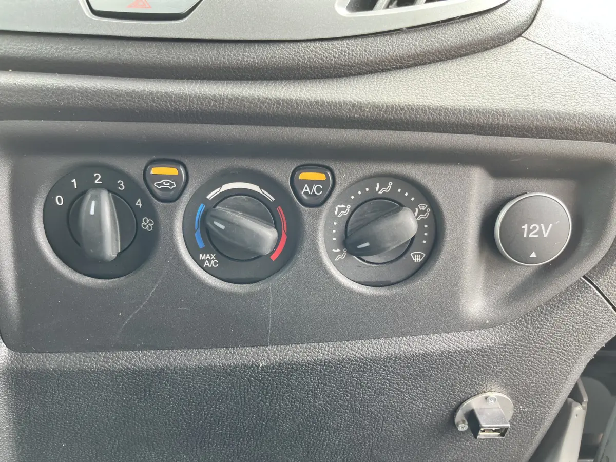 2.0 TDCI 130PK L2H2 Airco Cruise Control Parkeersensoren Stoelverwarming Zwaailampen Kastwand Inbouw