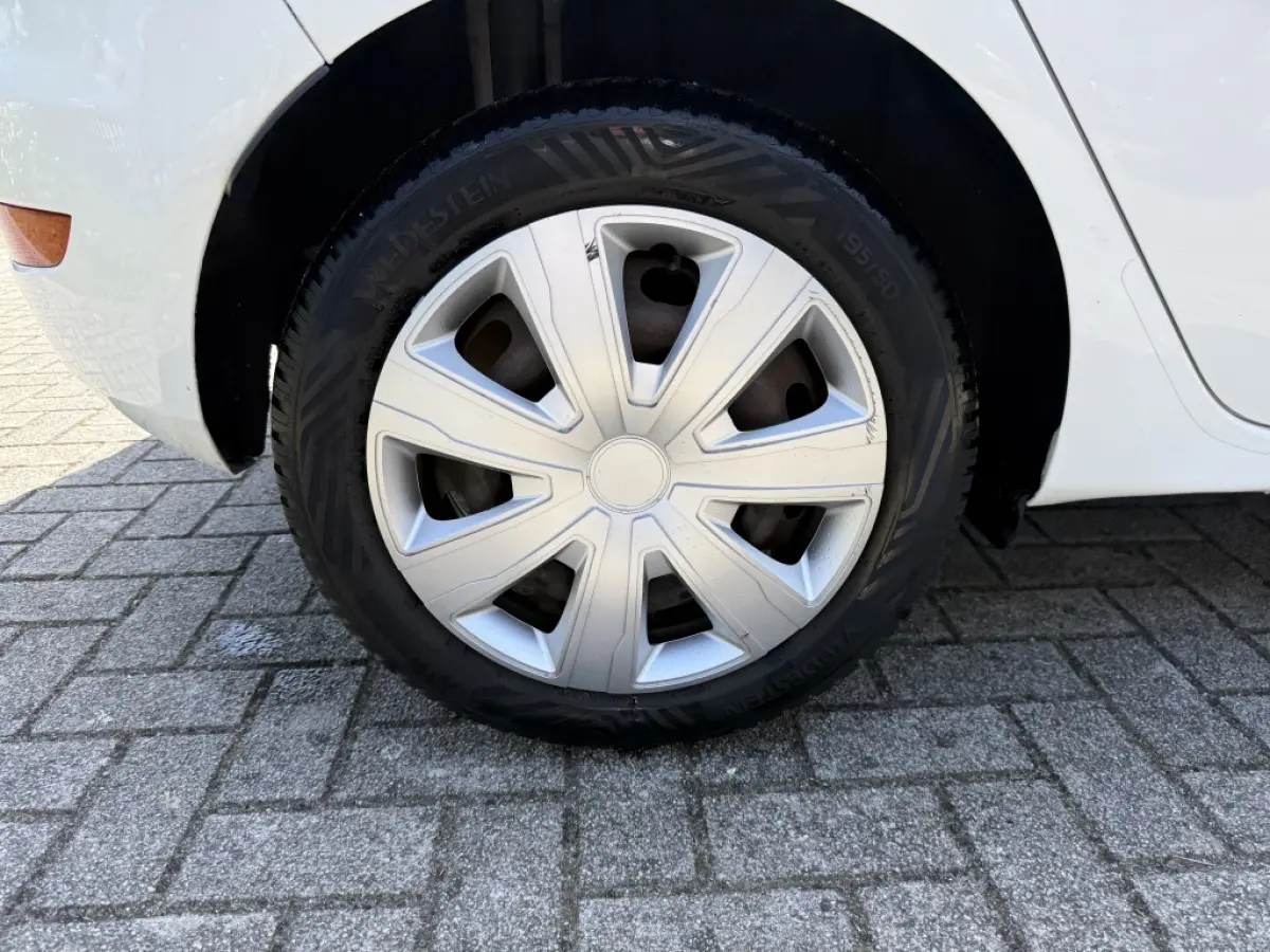 1.0 Style | Navi | Lederen bekleding | Bluetooth | NL auto!!