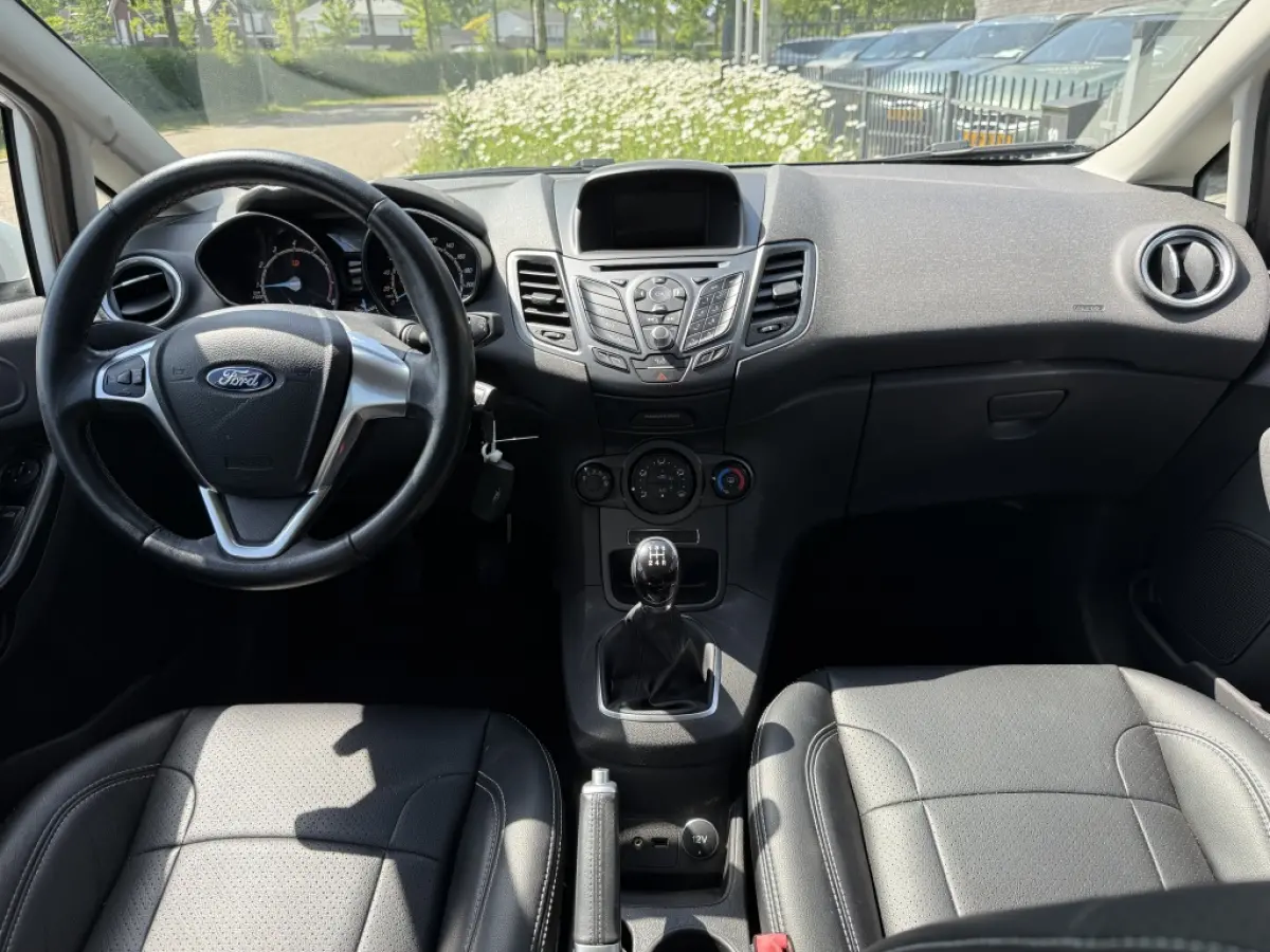 1.0 Style | Navi | Lederen bekleding | Bluetooth | NL auto!!