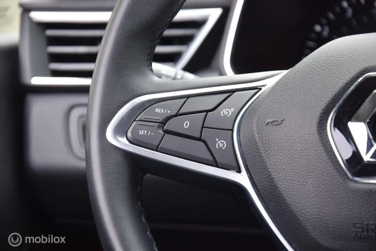 1.0 TCe Zen Apple Carplay Cruise Control