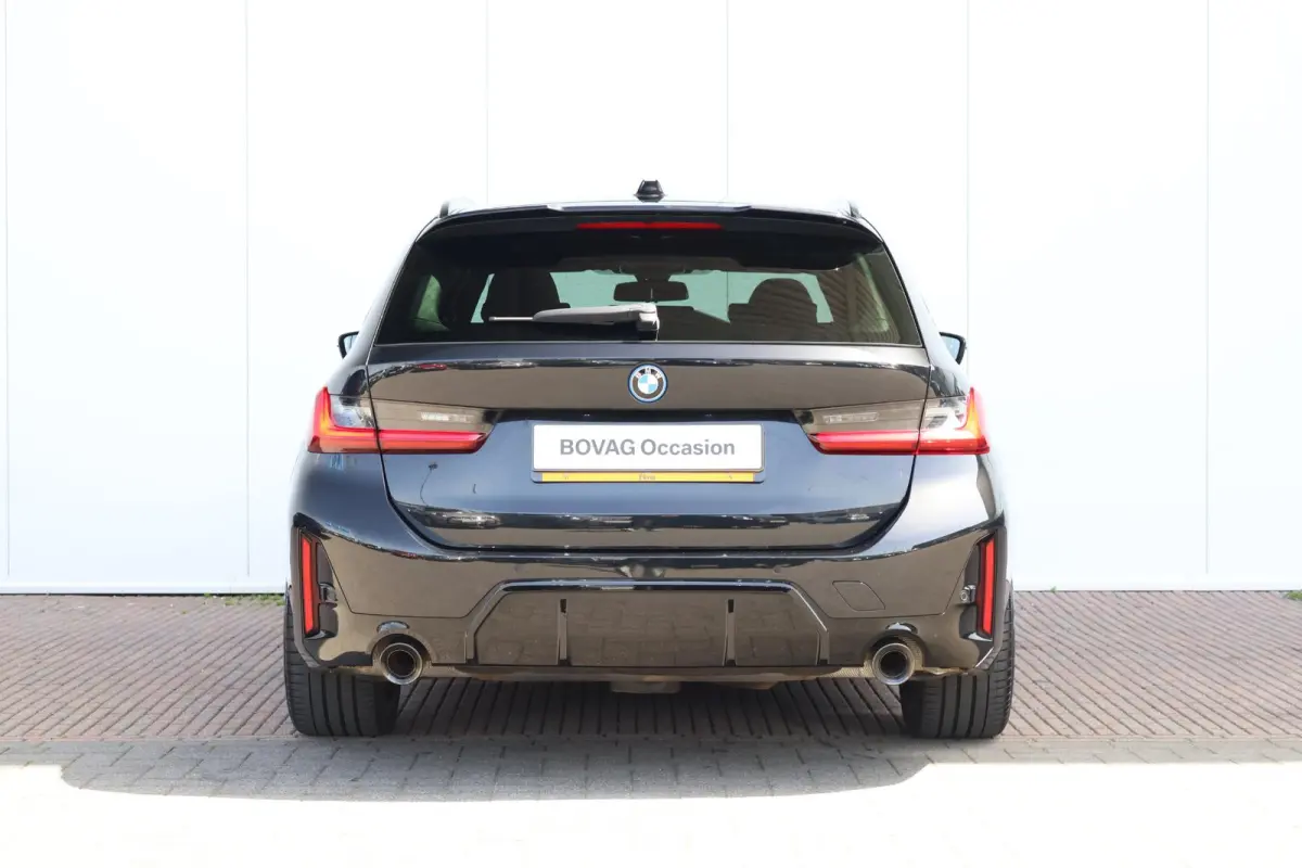 330e | SoH 100% | Sport Pakket Pro | Pano Dak | Elektr. Verstelbare Voorstoelen | Adaptieve Led | Verwarmde Voorstoelen | Hifi | Comforttoegang |