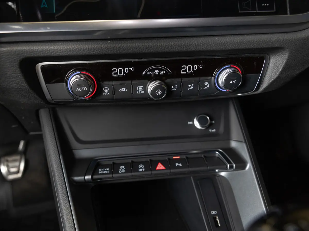 35 TFSI 2x S-Line Edition / 150pk / Dodehoek herkenning /