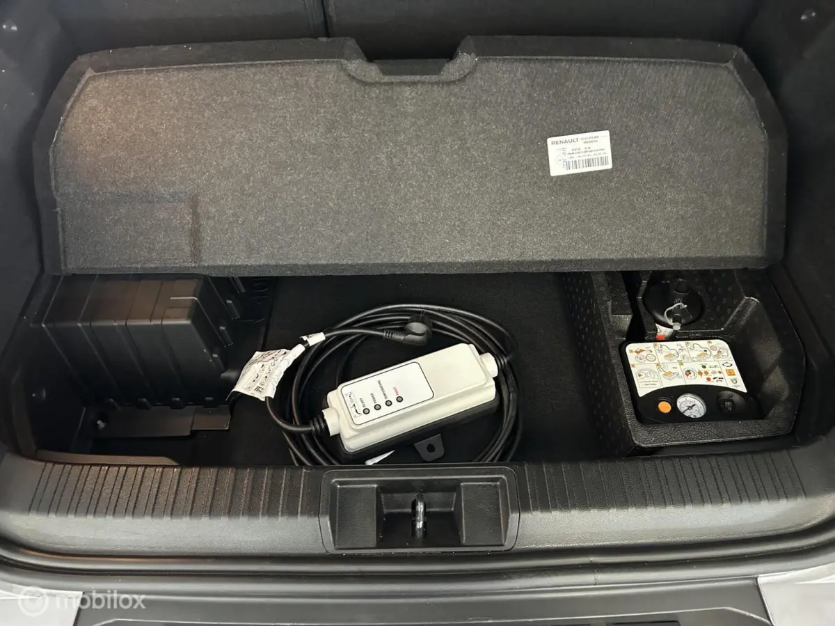1.6 PHEV AT First Edition 31-12-2024