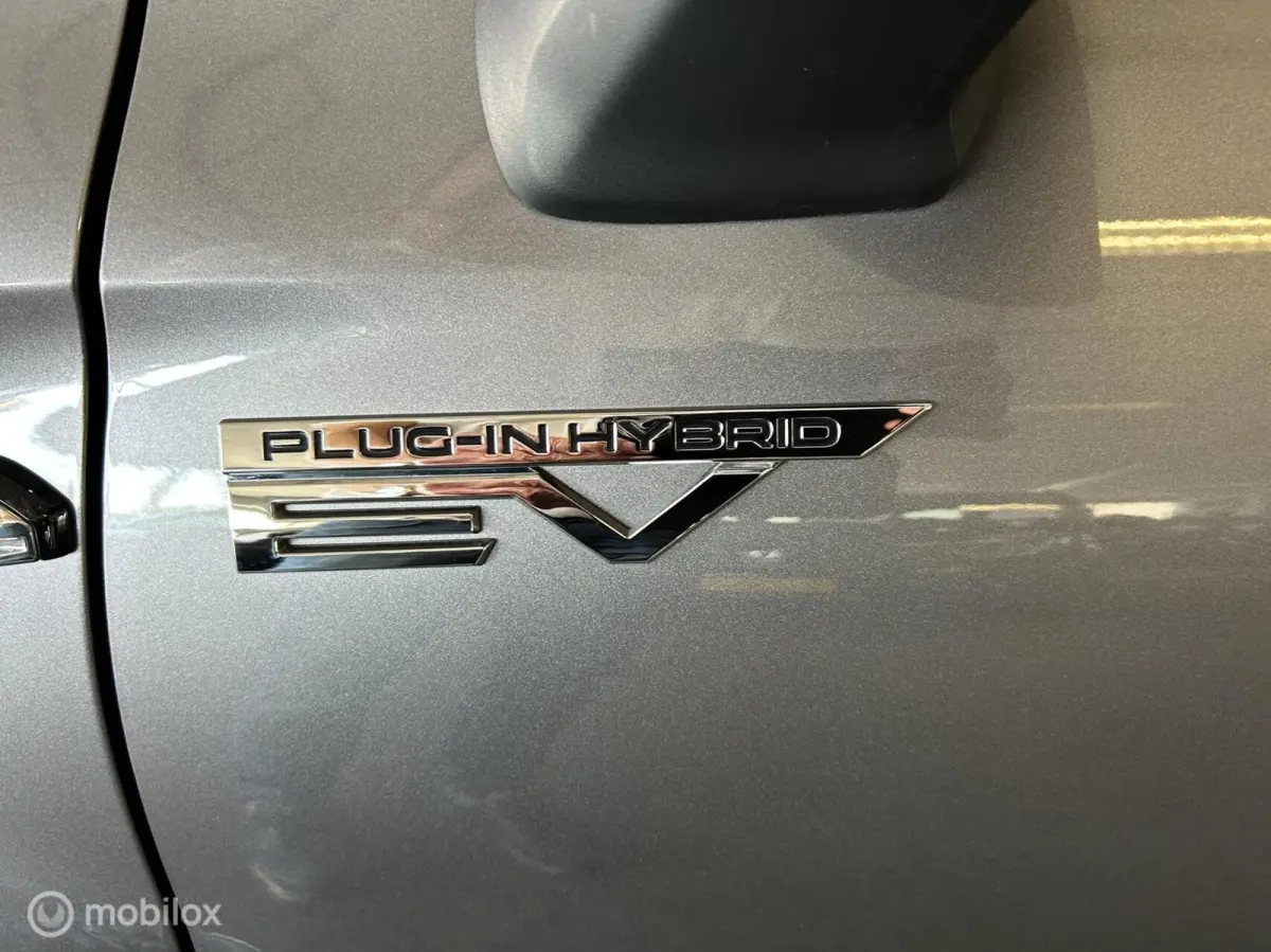 1.6 PHEV AT First Edition 31-12-2024