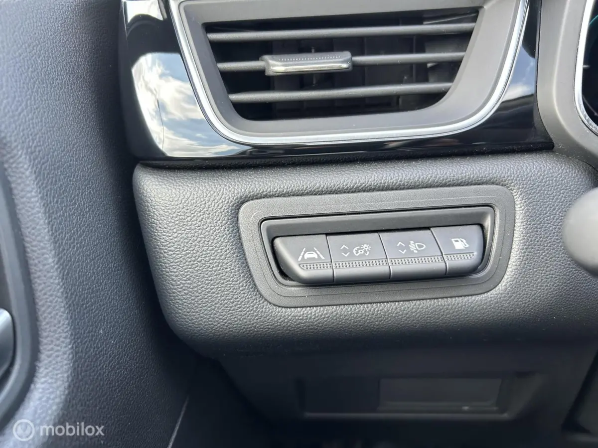1.6 PHEV AT First Edition 31-12-2024