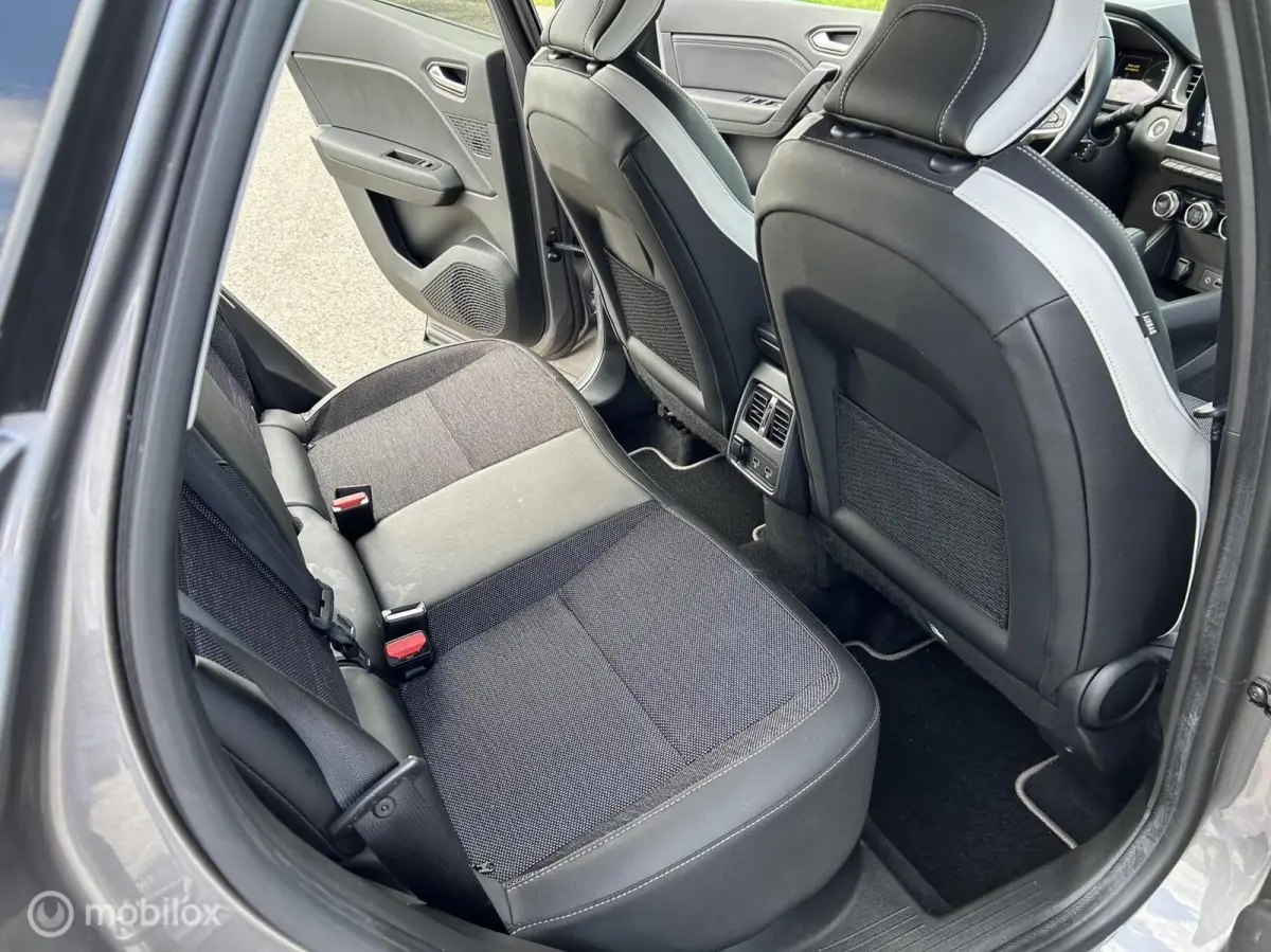 1.6 PHEV AT First Edition 31-12-2024