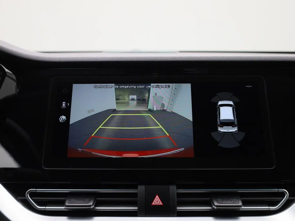 1.6 GDi PHEV DynamicPlusLine | Automaat | LMV | Navigatie | Leder | Stoel/Stuur verwarming | Parkeer sensoren | Climate control | Bluetooth | Cruise control | DAB | Camera | Apple carplay
