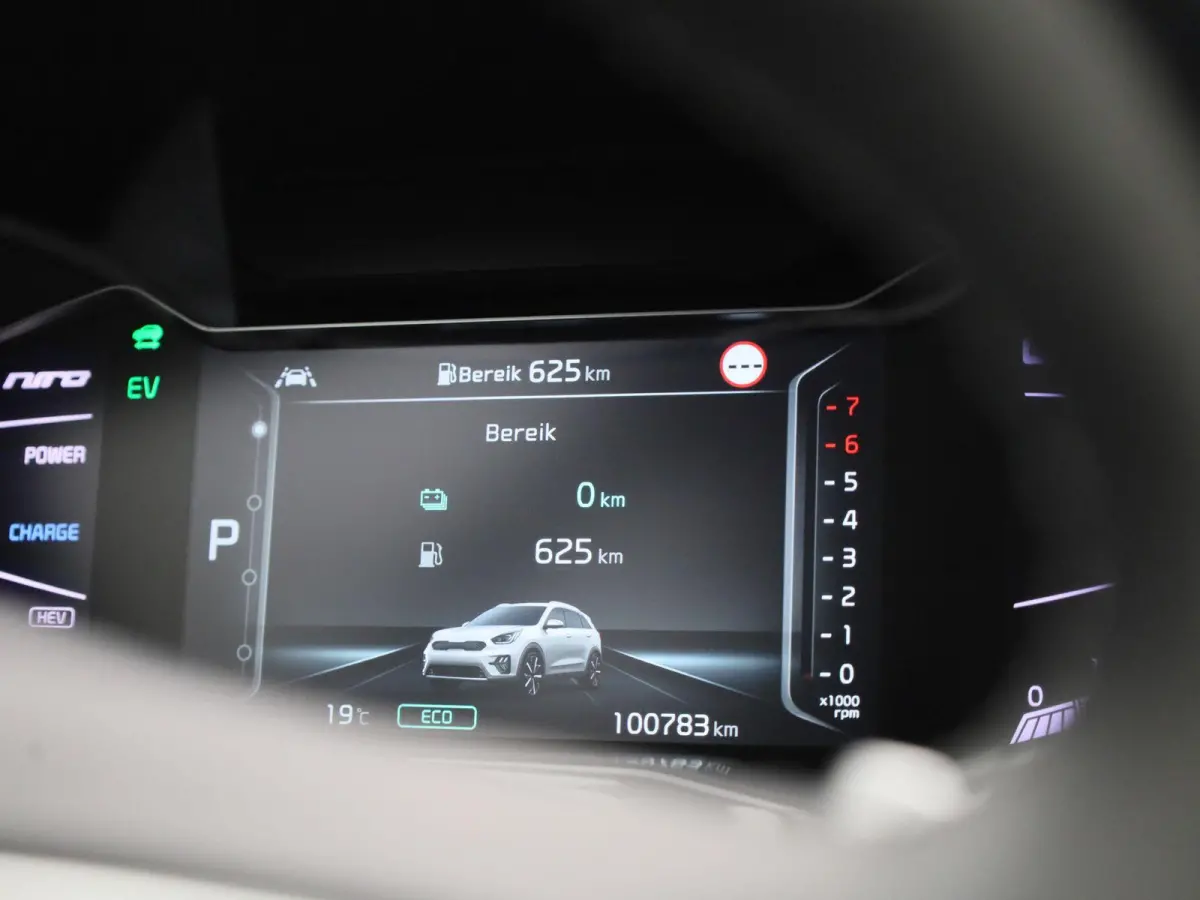 1.6 GDi PHEV DynamicPlusLine | Automaat | LMV | Navigatie | Leder | Stoel/Stuur verwarming | Parkeer sensoren | Climate control | Bluetooth | Cruise control | DAB | Camera | Apple carplay
