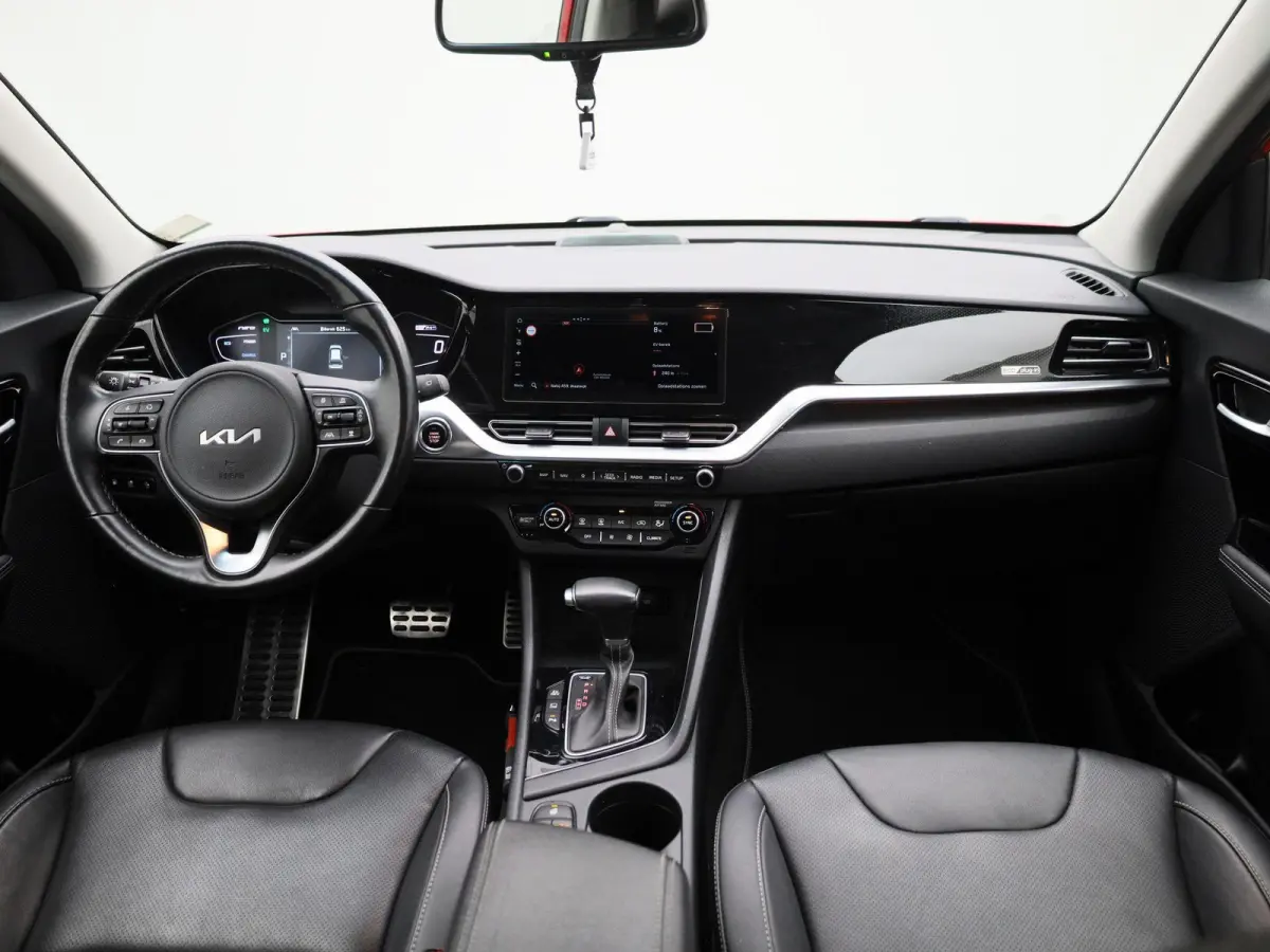 1.6 GDi PHEV DynamicPlusLine | Automaat | LMV | Navigatie | Leder | Stoel/Stuur verwarming | Parkeer sensoren | Climate control | Bluetooth | Cruise control | DAB | Camera | Apple carplay