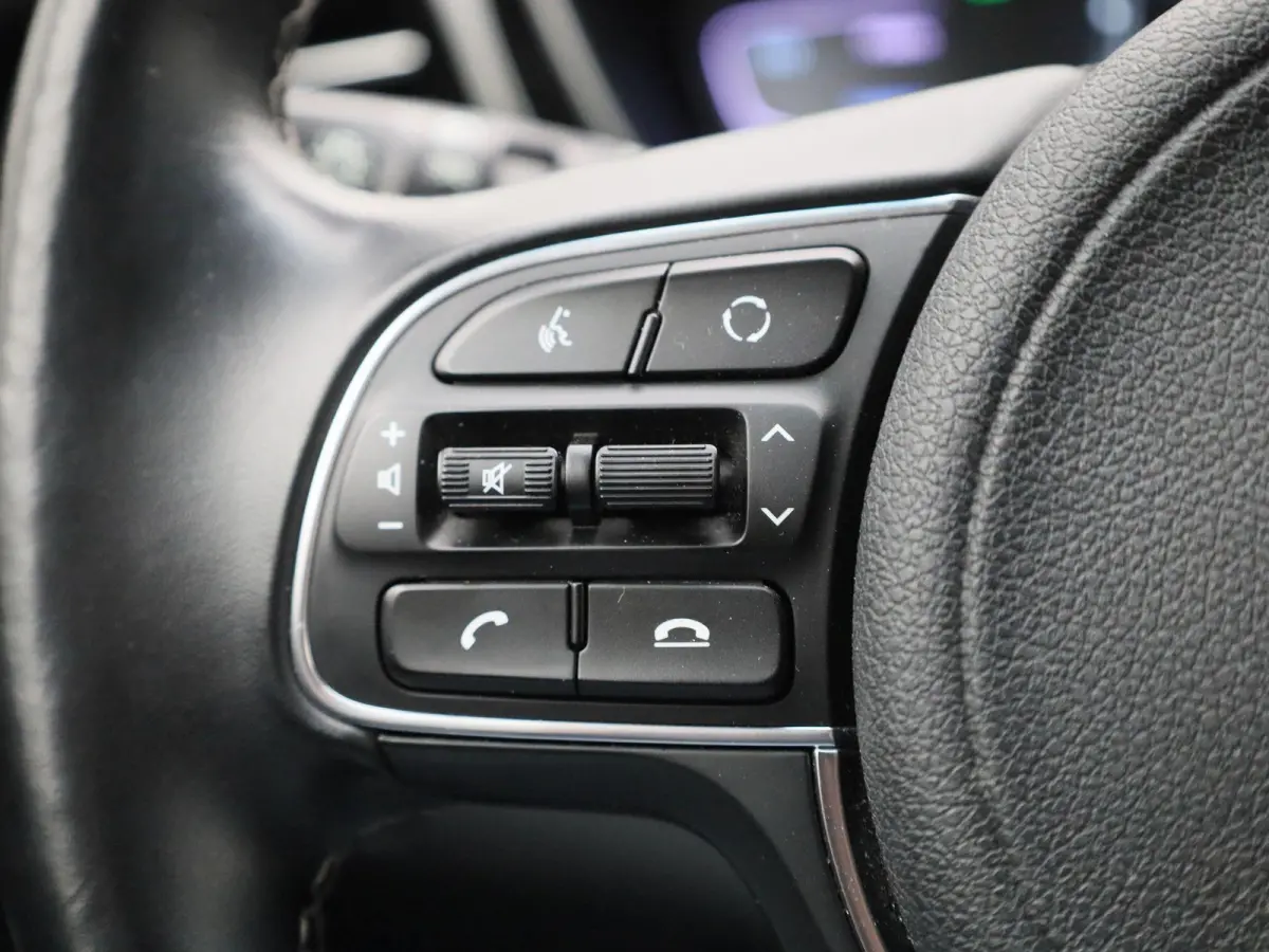 1.6 GDi PHEV DynamicPlusLine | Automaat | LMV | Navigatie | Leder | Stoel/Stuur verwarming | Parkeer sensoren | Climate control | Bluetooth | Cruise control | DAB | Camera | Apple carplay