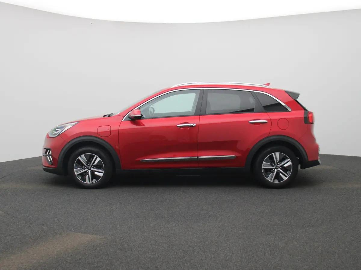 1.6 GDi PHEV DynamicPlusLine | Automaat | LMV | Navigatie | Leder | Stoel/Stuur verwarming | Parkeer sensoren | Climate control | Bluetooth | Cruise control | DAB | Camera | Apple carplay