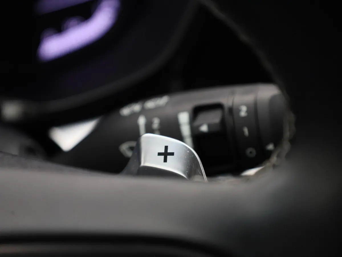 1.6 GDi PHEV DynamicPlusLine | Automaat | LMV | Navigatie | Leder | Stoel/Stuur verwarming | Parkeer sensoren | Climate control | Bluetooth | Cruise control | DAB | Camera | Apple carplay