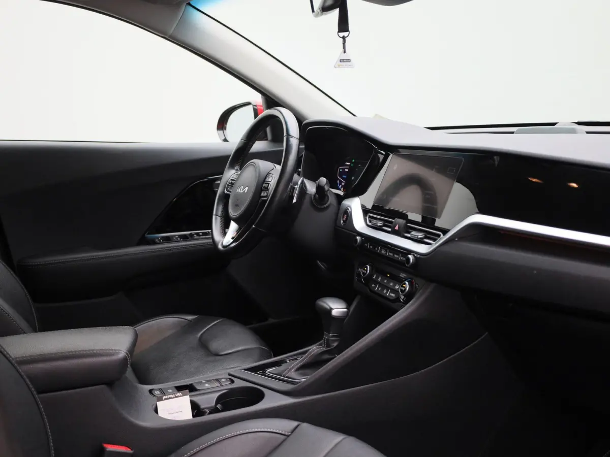 1.6 GDi PHEV DynamicPlusLine | Automaat | LMV | Navigatie | Leder | Stoel/Stuur verwarming | Parkeer sensoren | Climate control | Bluetooth | Cruise control | DAB | Camera | Apple carplay