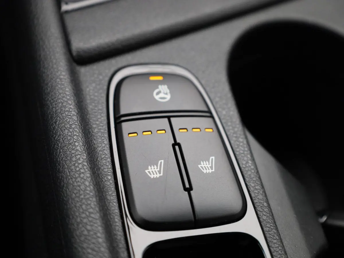 1.6 GDi PHEV DynamicPlusLine | Automaat | LMV | Navigatie | Leder | Stoel/Stuur verwarming | Parkeer sensoren | Climate control | Bluetooth | Cruise control | DAB | Camera | Apple carplay