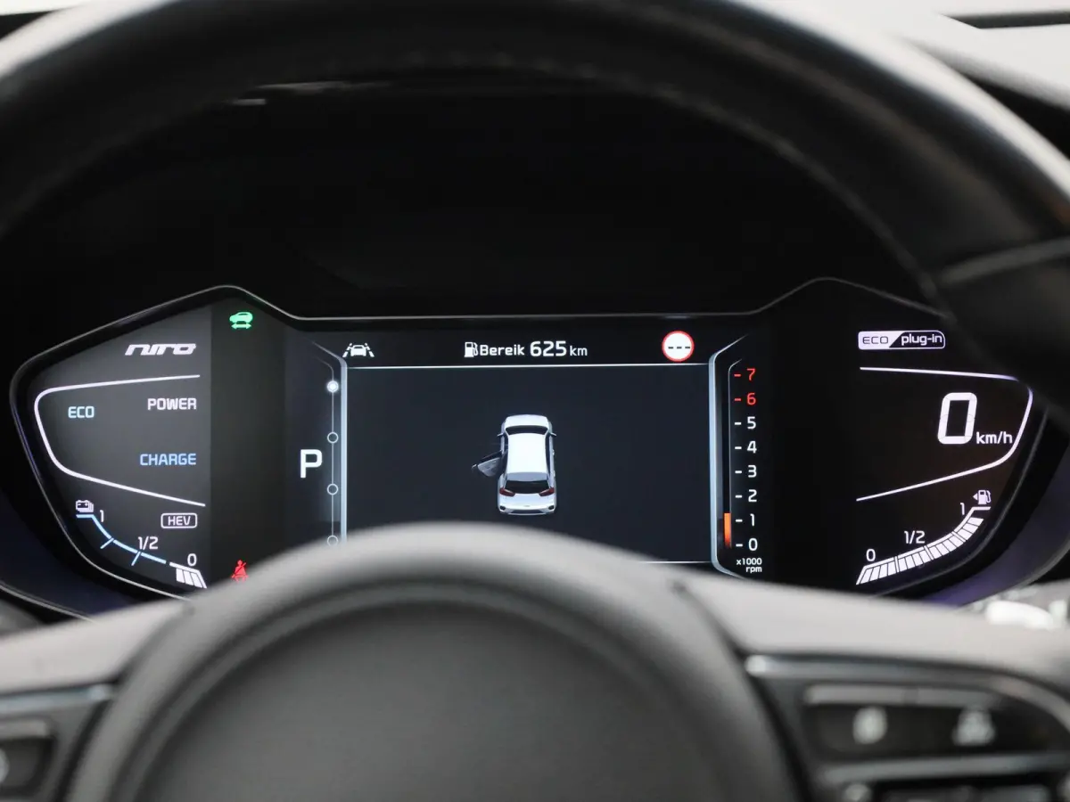 1.6 GDi PHEV DynamicPlusLine | Automaat | LMV | Navigatie | Leder | Stoel/Stuur verwarming | Parkeer sensoren | Climate control | Bluetooth | Cruise control | DAB | Camera | Apple carplay