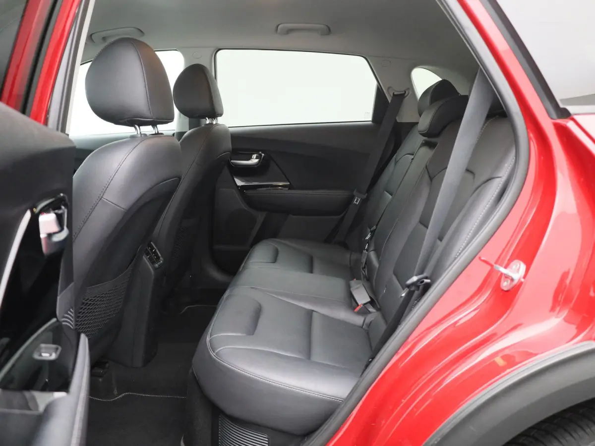 1.6 GDi PHEV DynamicPlusLine | Automaat | LMV | Navigatie | Leder | Stoel/Stuur verwarming | Parkeer sensoren | Climate control | Bluetooth | Cruise control | DAB | Camera | Apple carplay