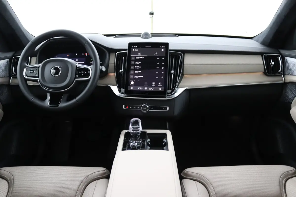 T8 AWD Ultra Dark Executive Ed. | Bowers&Wilkins | Forest Lake | 22 Inch | Matrix LED | Luchtvering | Panoramadak | Gelaagd Glas | 360 Camera