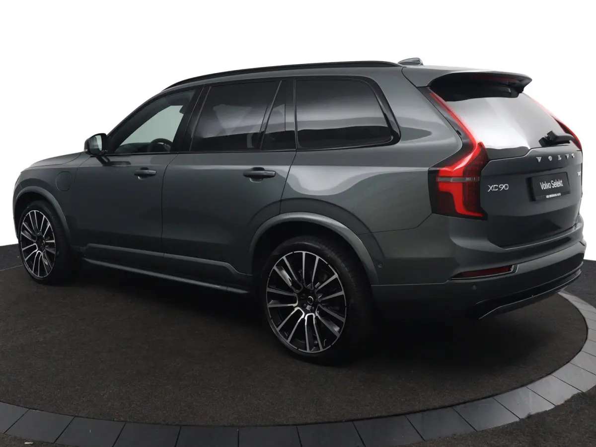 T8 AWD Ultra Dark Executive Ed. | Bowers&Wilkins | Forest Lake | 22 Inch | Matrix LED | Luchtvering | Panoramadak | Gelaagd Glas | 360 Camera