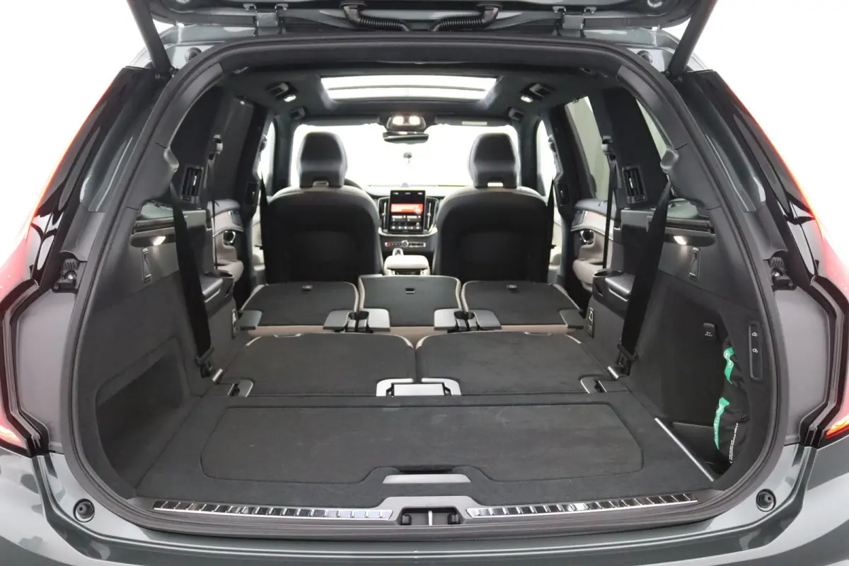 T8 AWD Ultra Dark Executive Ed. | Bowers&Wilkins | Forest Lake | 22 Inch | Matrix LED | Luchtvering | Panoramadak | Gelaagd Glas | 360 Camera
