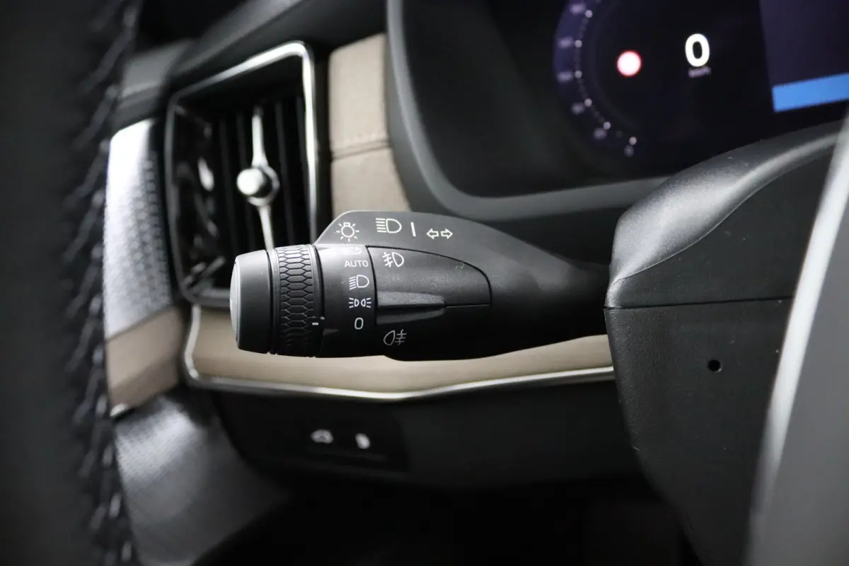 T8 AWD Ultra Dark Executive Ed. | Bowers&Wilkins | Forest Lake | 22 Inch | Matrix LED | Luchtvering | Panoramadak | Gelaagd Glas | 360 Camera
