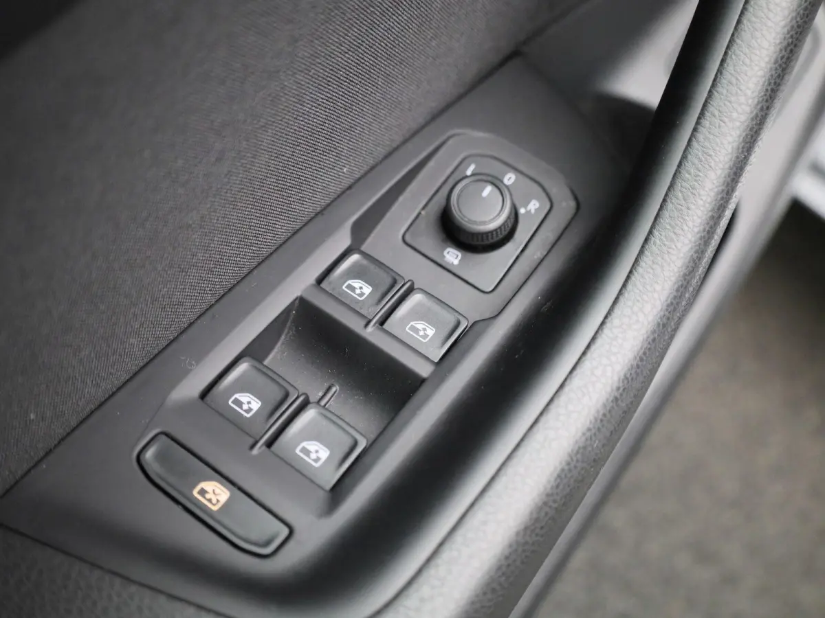 1.5 TSI Business | Automaat | LMV | Parkeer sensoren | DAB | Stoel verwarming | Cruise control | Elec. achterklep | Ergo Comfort | Camera | Climate control