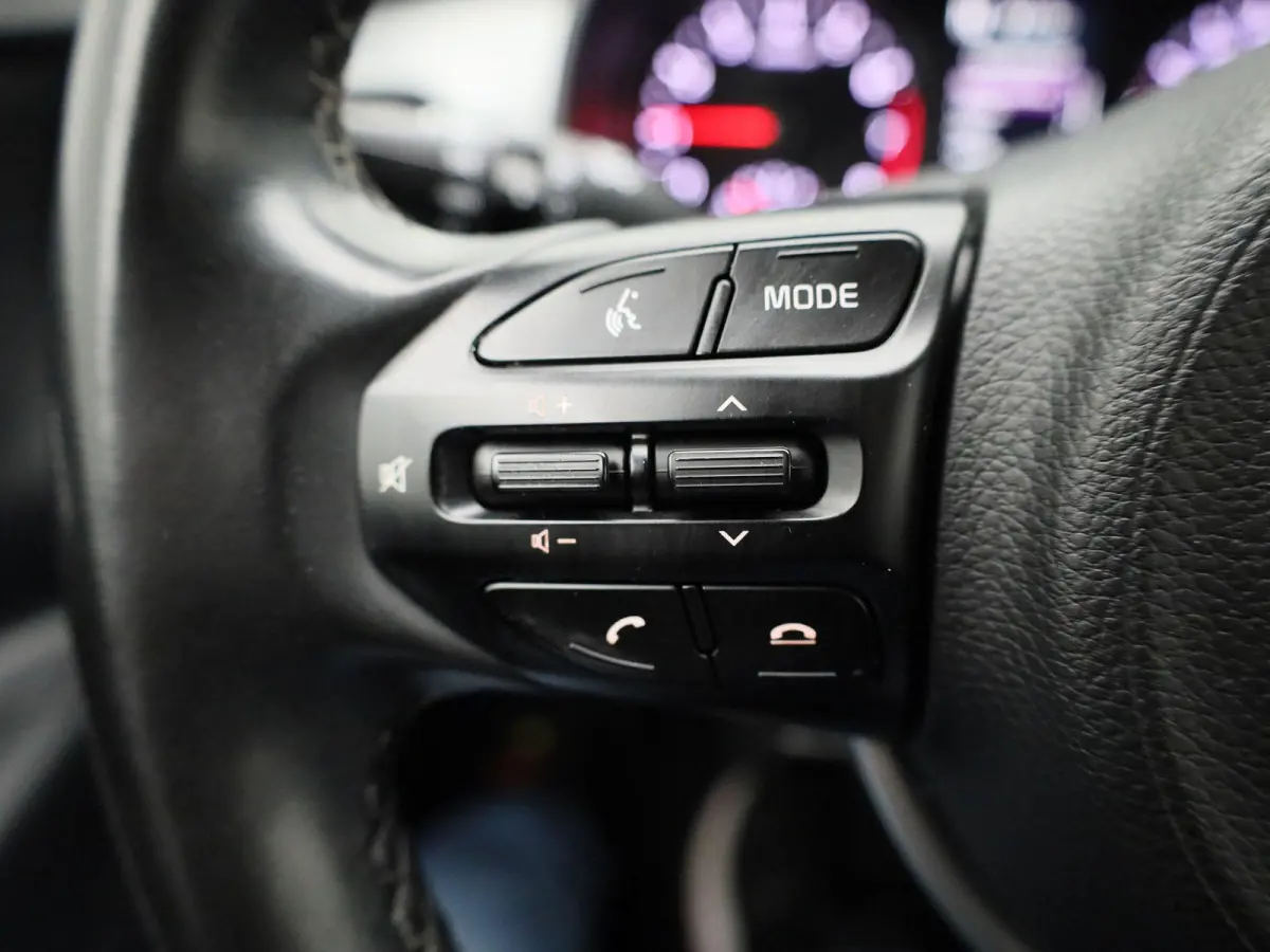 1.0 T-GDi MHEV DynamicLine | Apple Carplay / Android Auto | Navigatie | Camera | Climate Control | Cruise Control | Lichtmetalen Velgen | Parkeer sensoren