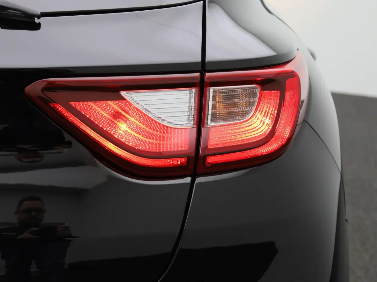1.0 T-GDi MHEV DynamicLine | Apple Carplay / Android Auto | Navigatie | Camera | Climate Control | Cruise Control | Lichtmetalen Velgen | Parkeer sensoren